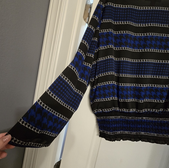 Casual top - Picture 7 of 9